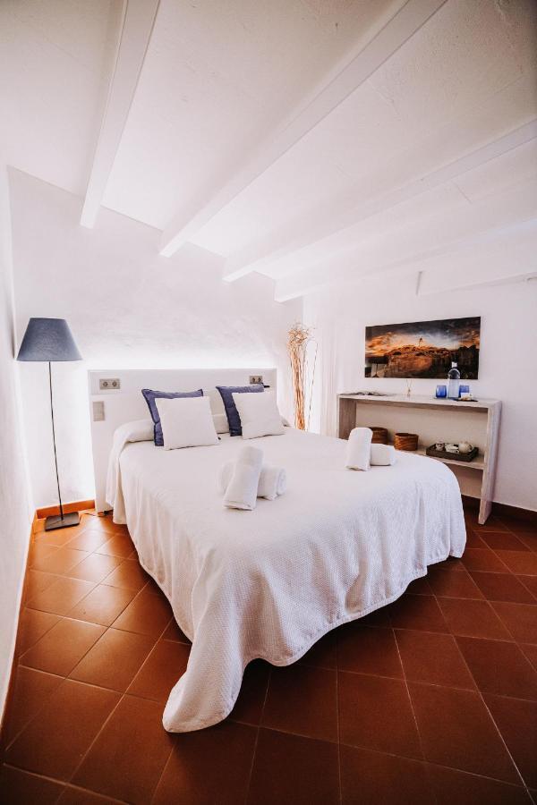 Petit Hotel 5 Fars (Adults Only) Сьюдадела Экстерьер фото