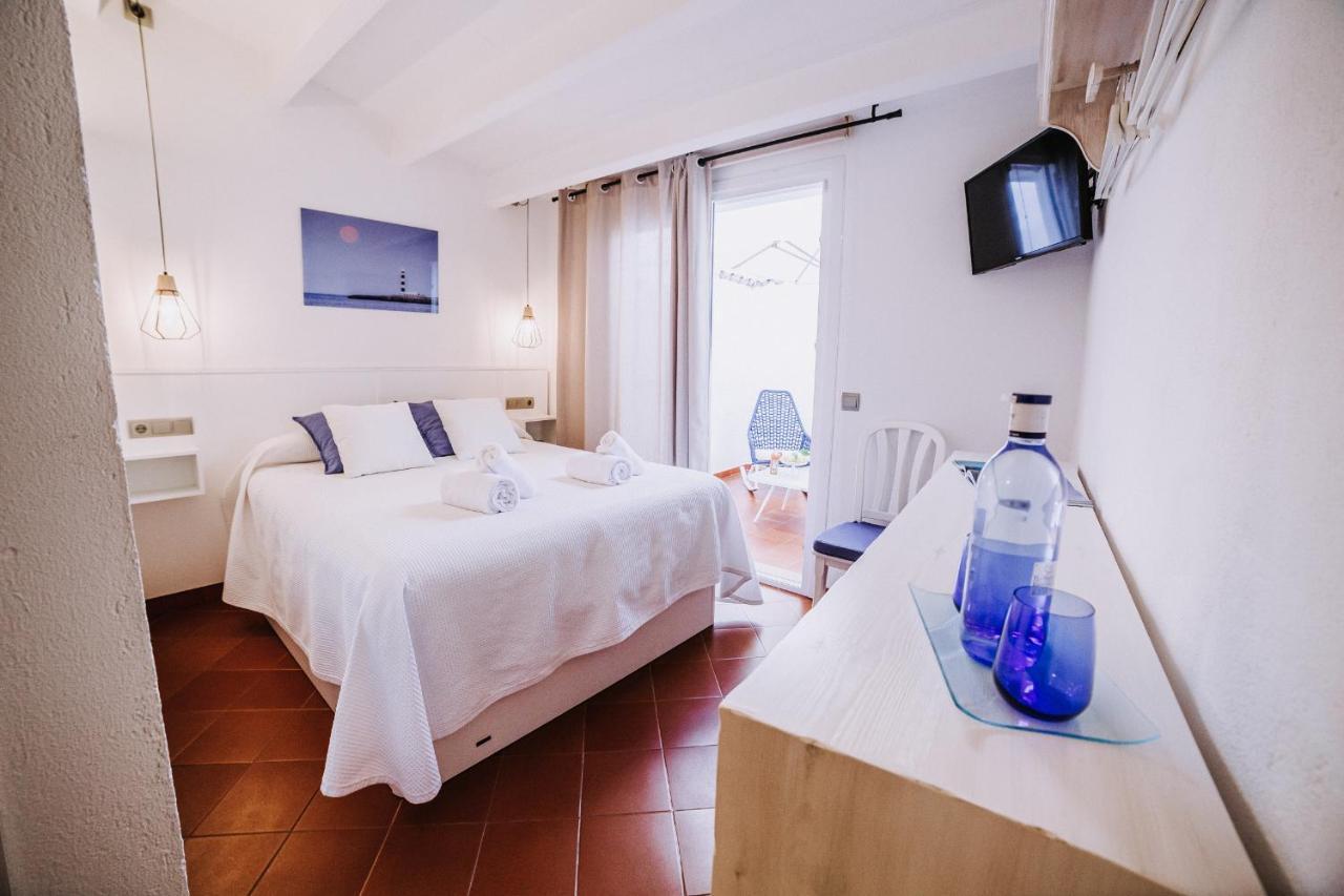 Petit Hotel 5 Fars (Adults Only) Сьюдадела Экстерьер фото