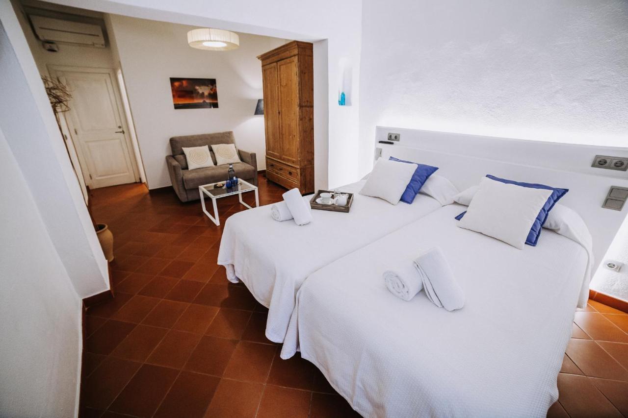 Petit Hotel 5 Fars (Adults Only) Сьюдадела Экстерьер фото